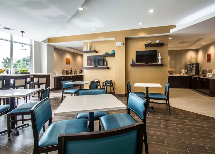 Comfort Suites Fort Lauderdale Airport South & Cruise Port